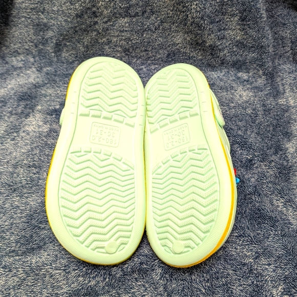 NWT  Cute WHITE Toy Story Clogs, sizes 2 to 12 years available - Picture 2 of 5